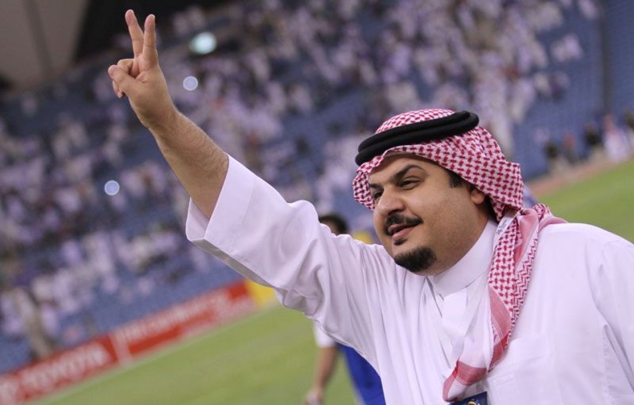 Surpriza uriasa pe care Reghe le-o face arabilor in prima zi la Al Hilal! S-a vazut azi pe bancheta din spate a masinii! VIDEO_4