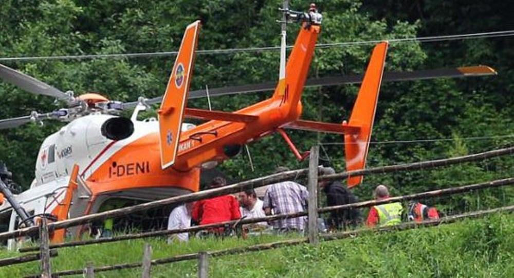 Doi jucatori din lotul Germaniei pentru mondial, implicati intr-un accident auto. Un om a ajuns la spital, cu rani grave