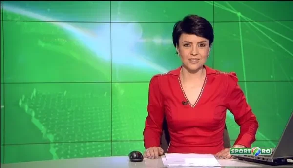 Imaginea zilei in Romania! Cum arata sosia Evei Carneiro de la Chelsea, angajata de Hagi la academia sa de fotbal. VIDEO