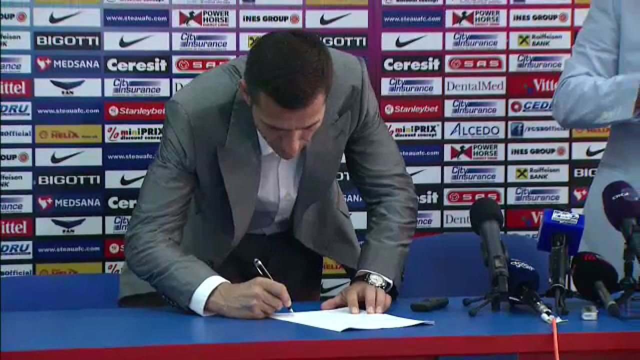 Detaliul pe care NIMENI nu l-a vazut la conferinta lui Galca! Cum a