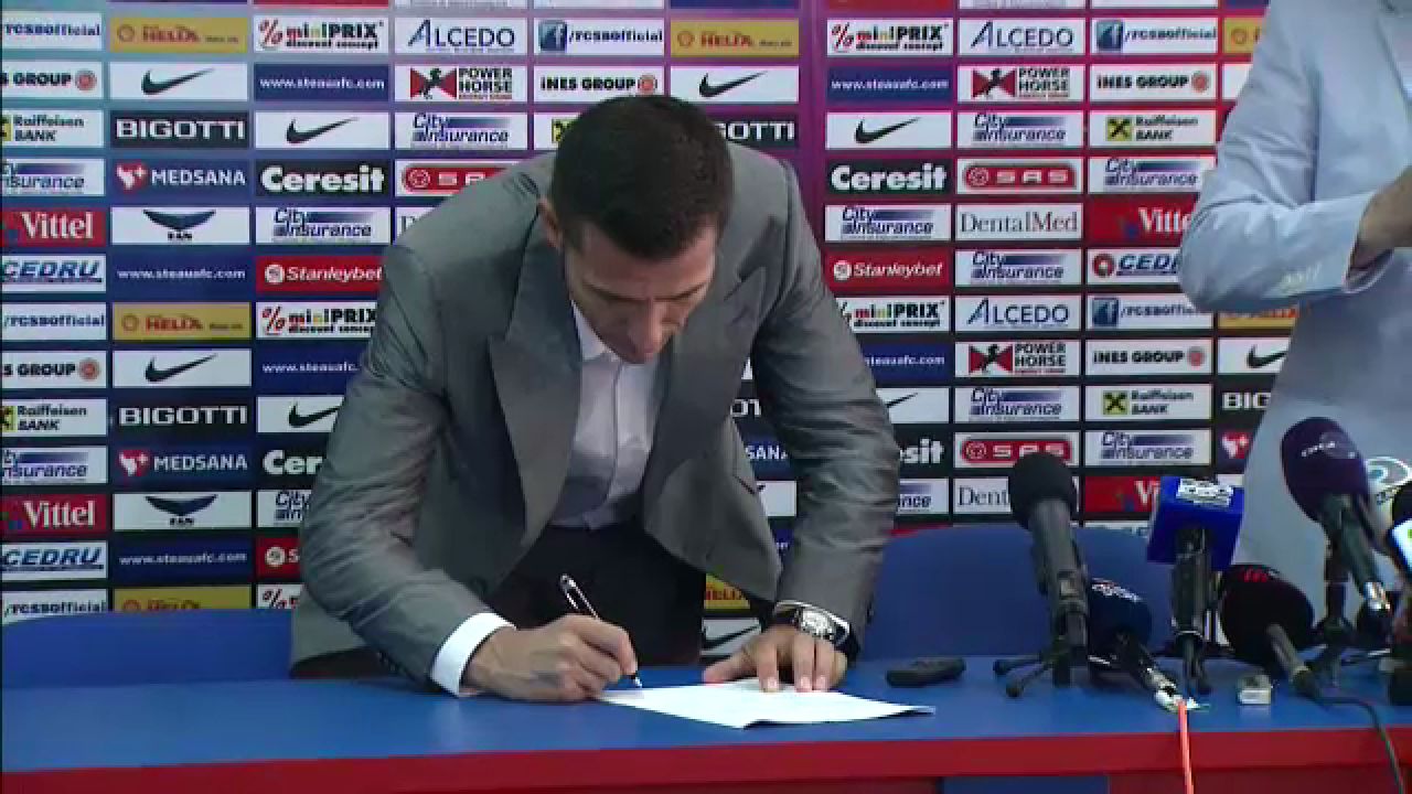 Detaliul pe care NIMENI nu l-a vazut la conferinta lui Galca! Cum a