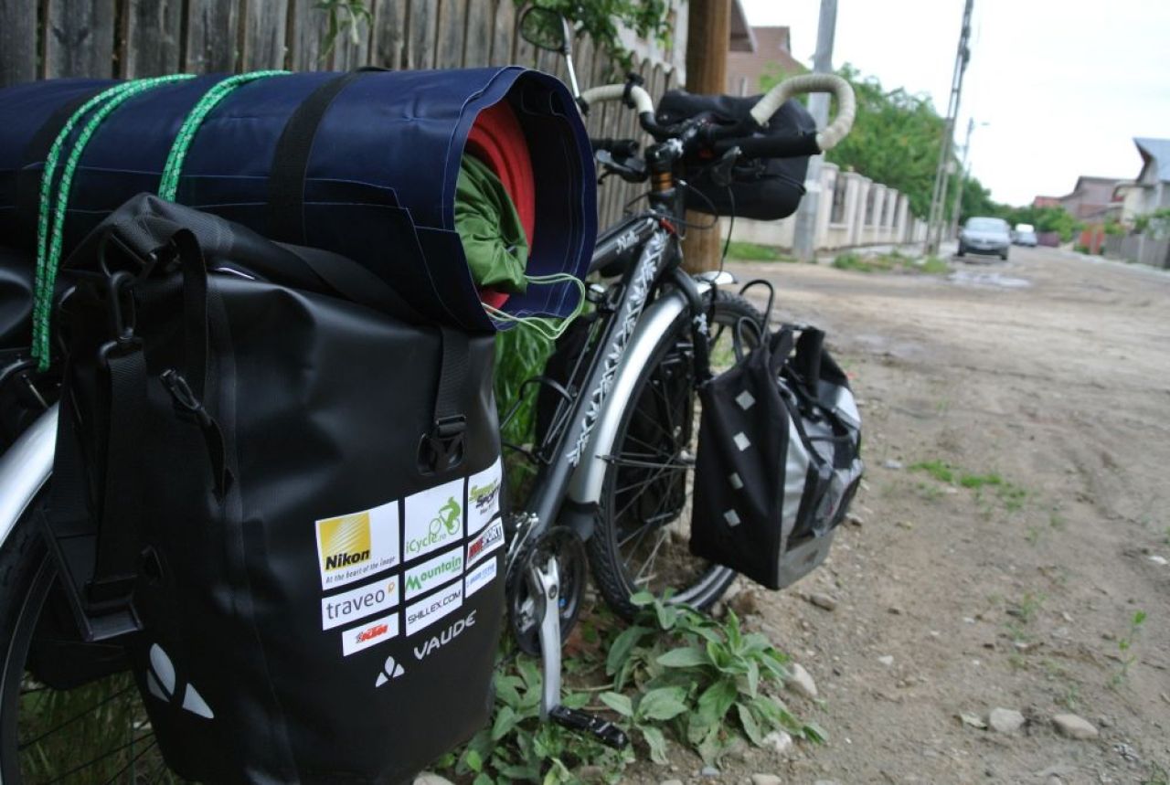Pana in Indonezia pe bicicleta! Aventura ei incepe ASTAZI - Povestea romancei care strabate planeta pentru a studia_9