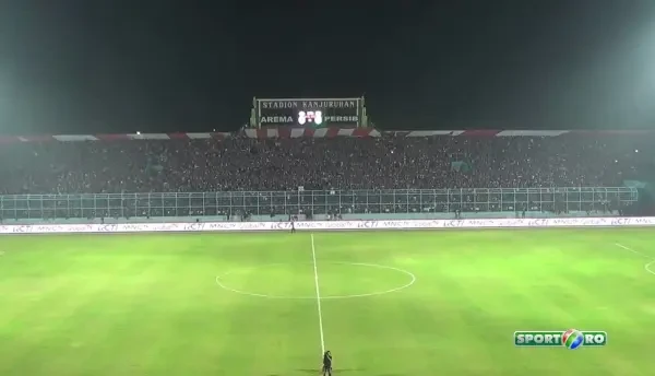 Cel mai mare BANNER din istorie! Performanta de vis reusita de fanii unor echipe necunoscute! VIDEO