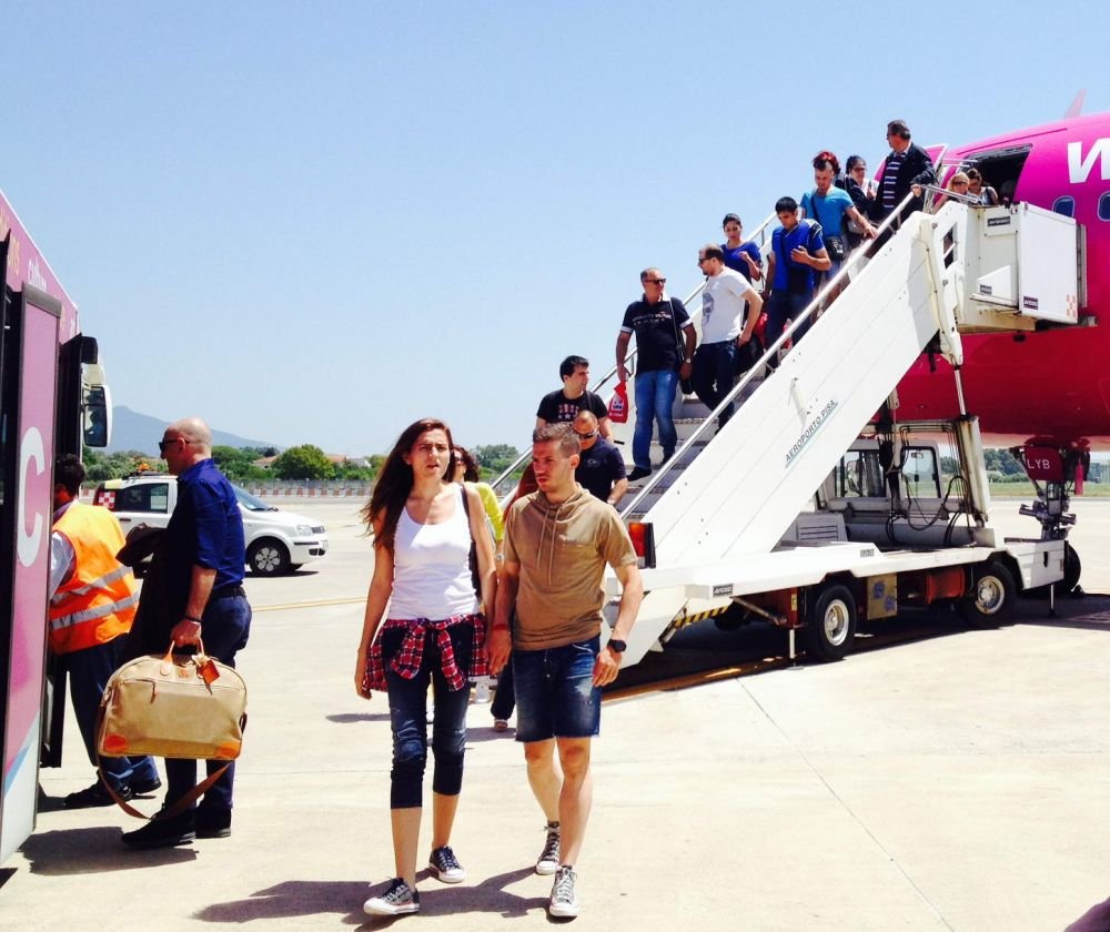 Tanase, Lato si Parvulescu au plecat in Italia! Nu pentru transfer, ci pentru PETRECERE :) Peripetiile stelistilor pe aeroport_8