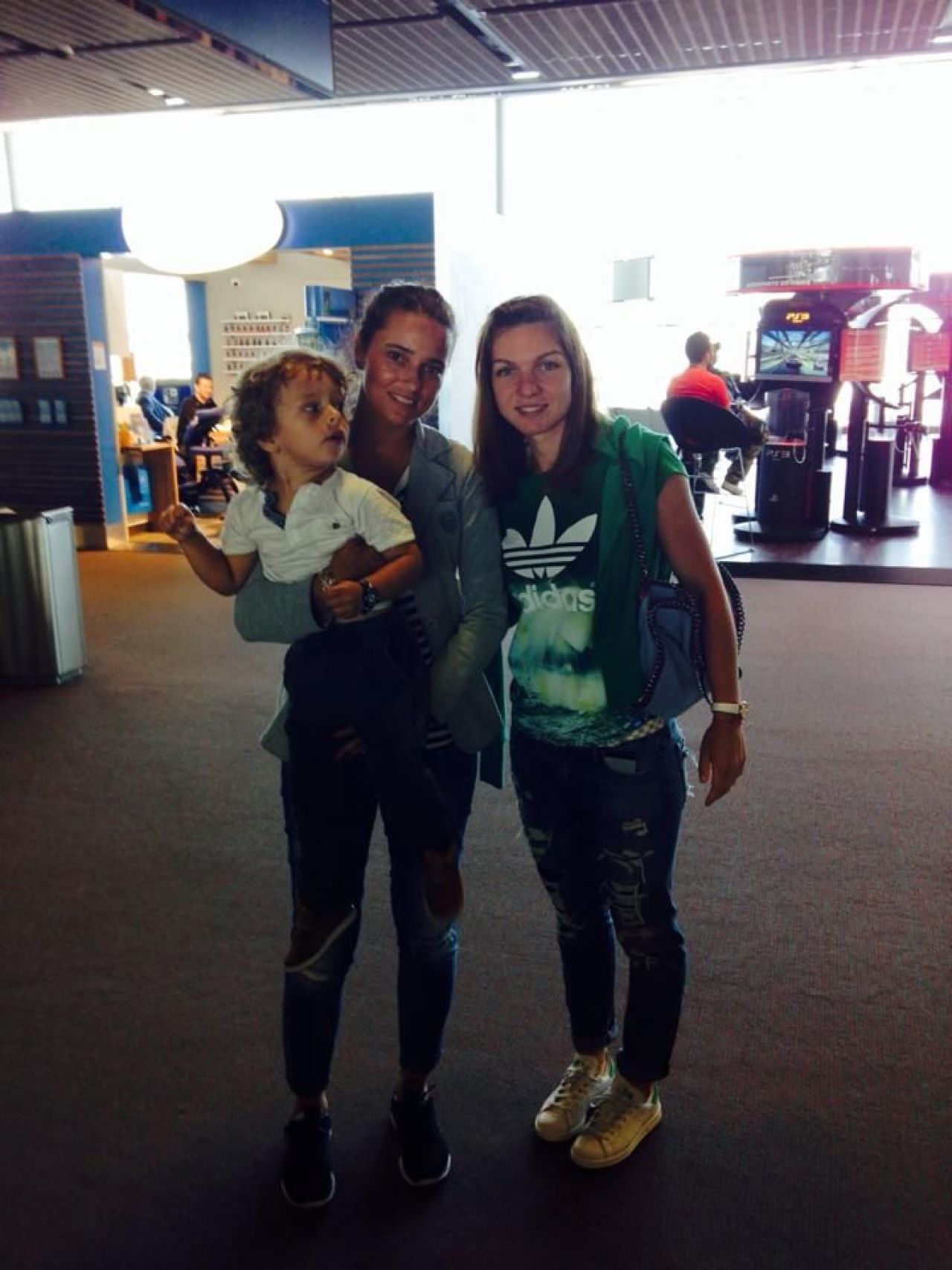 VIDEO Cel mai tare SELFIE pentru Halep! Ce s-a intamplat in timpul unui concert din Romania! Becker: