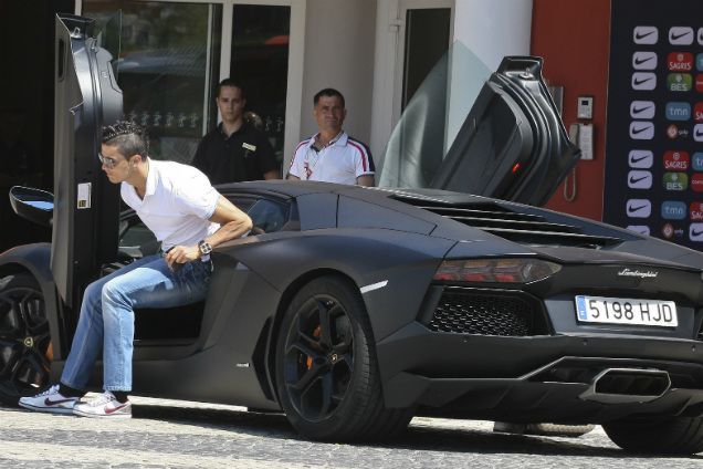 Galerie FOTO | Ronaldo, Messi si Neymar nu se lupta doar pe teren! Starurile de la Mondial se lupta si pe sosea! Ce bolizi conduc_5