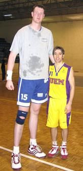 FOTO E mai inalt decat Ghita Muresan si a jucat baschet. Cum arata in realitate URIASUL din Game of Thrones, serialul momentului_7