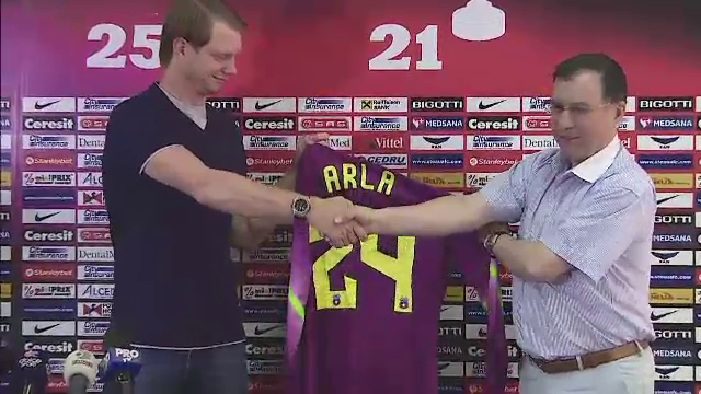 Steaua, lovita de FLACARA VIOLET :) Asa va arata noul tricou de portar pe care il va purta Arlauskis! FOTO_5