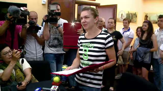 FOTO Simona Halep a mers la scoala in noua masina de 70.000 de euro! Ce propunere a primit la Constanta:_4