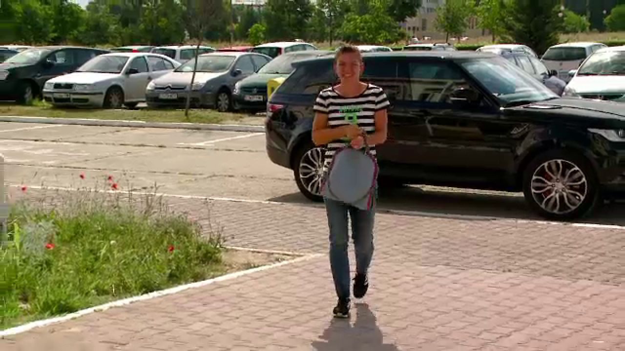 FOTO Simona Halep a mers la scoala in noua masina de 70.000 de euro! Ce propunere a primit la Constanta:_17