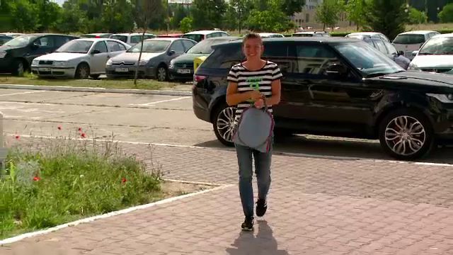 FOTO Simona Halep a mers la scoala in noua masina de 70.000 de euro! Ce propunere a primit la Constanta:_17