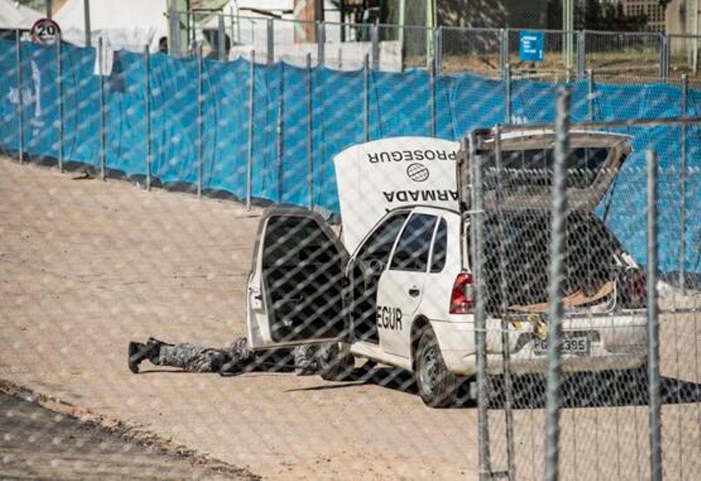 Alerta cu BOMBA la Manaus inainte de Anglia - Italia! Politistii au inconjurat stadionul