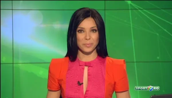 Nunta de PELUZA la Dinamo: torte si fumigene, mireaza a dat tonul scandarilor! Cu cine si-au facut poze mirii