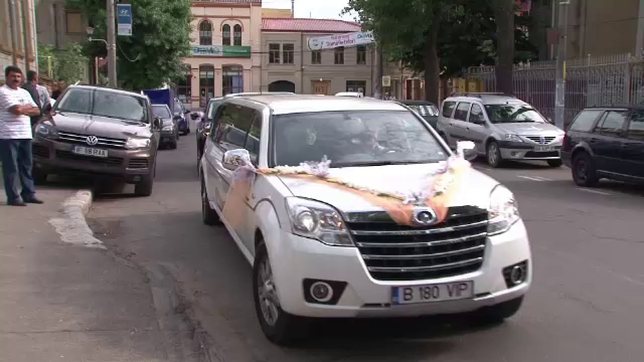 Banel a facut a doua nunta in mai putin de un an! Si-a vazut mireasa abia la biserica: Cum a reactionat cand a vazut-o in rochie_1