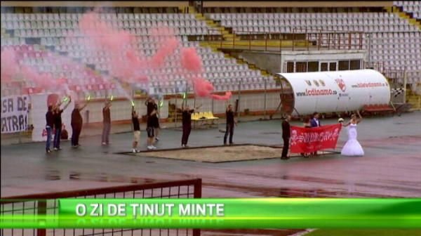 Nunta de PELUZA la Dinamo: torte si fumigene, mireasa a dat tonul scandarilor! Cu cine si-au facut poze mirii