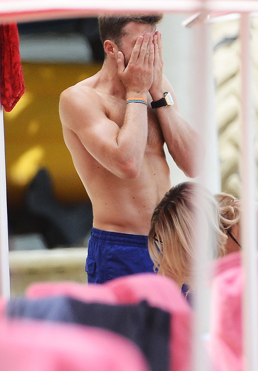 Carrick a facut senzatie pe plaja, in Barbados, alaturi de sotia sa