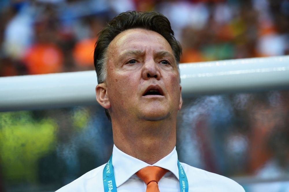 De ce, Doamne, fac asta cei de la FIFA? Van Gaal a explodat inainte de ultimele meciuri din grupa! Atac dur impotriva Braziliei