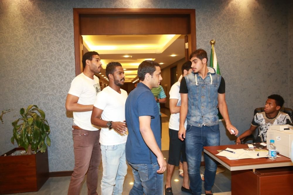 Ultimul transfer facut de Reghecampf la Al Hilal: Dupa Pintilii, a mai luat un roman! A fost prezentat alaturi de lot la reunire_13