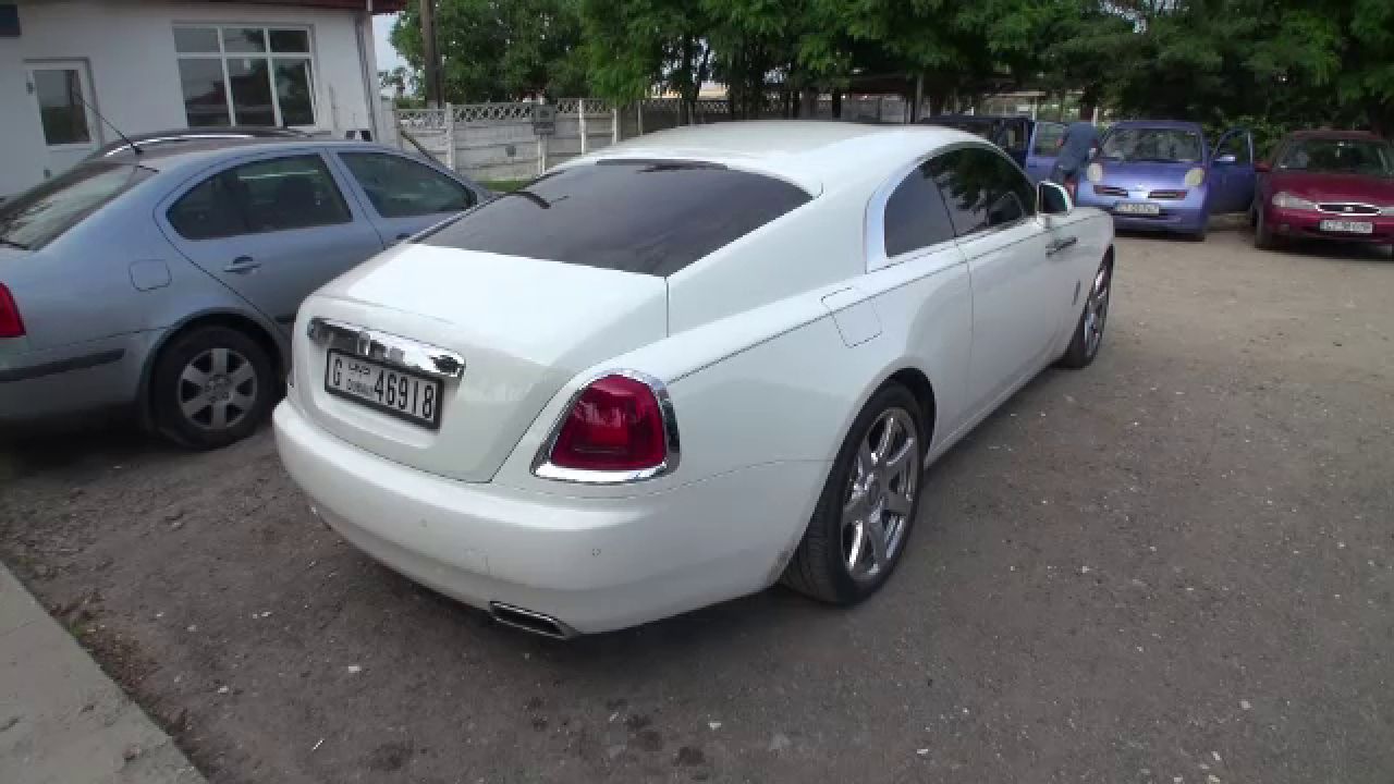 FABULOS! Limuzina de 220.000 de euro care l-a vizitat pe Becali azi la Poarta Alba! Cine s-a dat jos din ea:_1