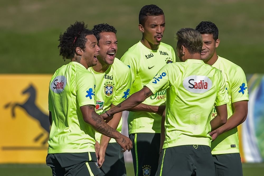 Caterinca momentului la antrenamentul Braziliei. Cum a incercat Neymar sa-l imite pe Suarez!
