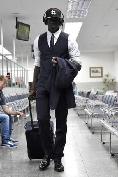 SUPER FOTO! Ce si-a facut Balotelli in cap dupa dezastrul Italiei de la Mondial! I-a surprins pe toti cand a revenit in tara_4