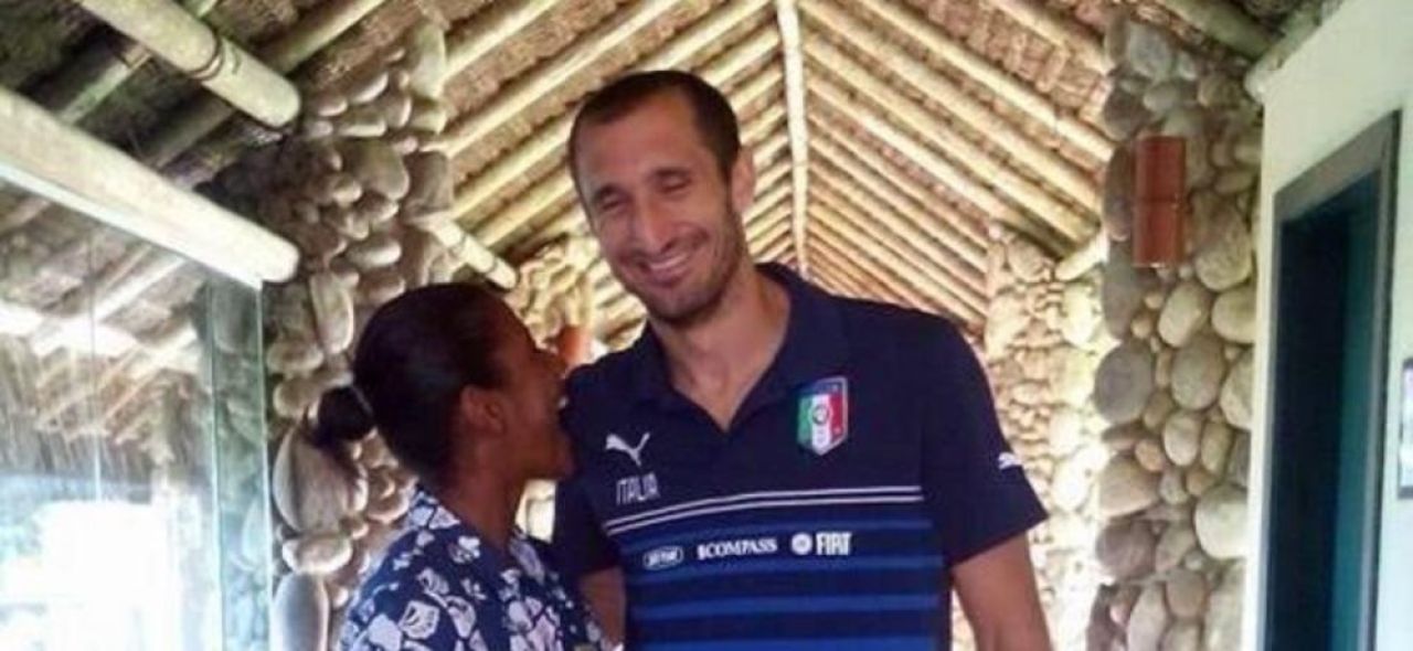 Imaginea zilei la Mondial! Dupa ce a patit-o cu Suarez, Chiellini a fost muscat din nou. FOTO aici_2