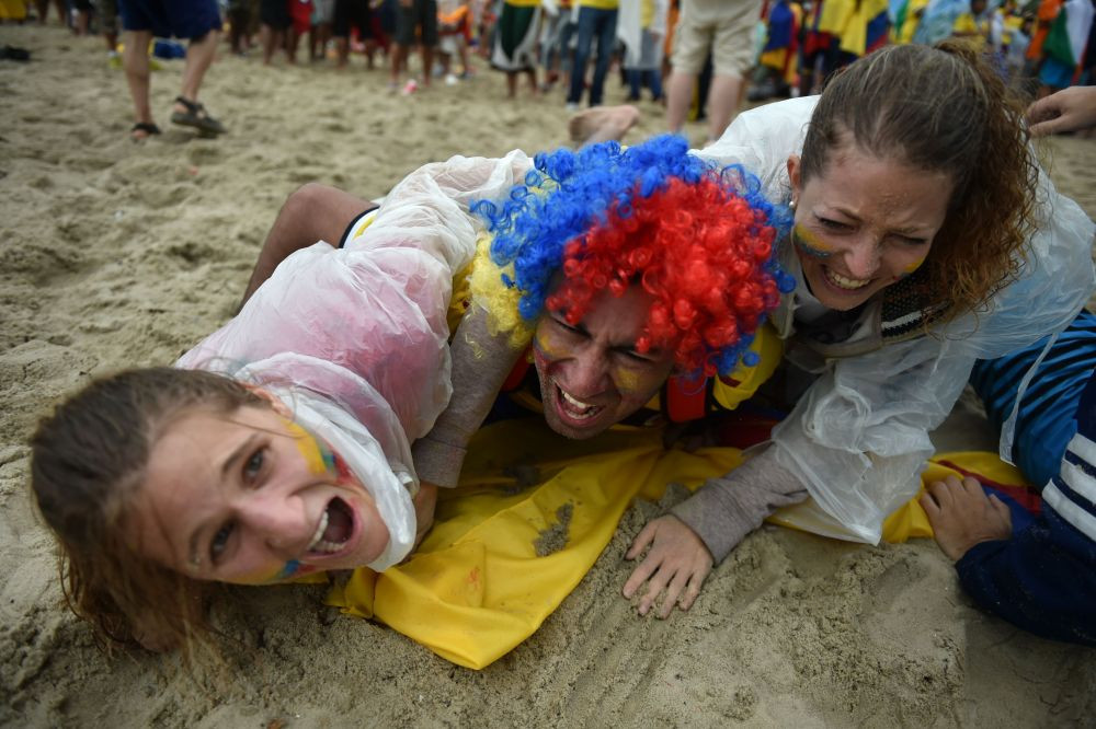 Imaginile nebuniei de la Mondial. Ce nu se vede niciodata la TV in timpul meciurilor din Brazilia. Super galerie FOTO_13