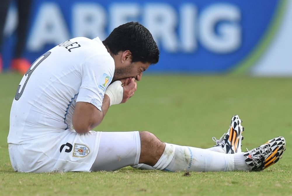 Numele lui Luis Suarez a fost STERS de peste tot! E ultima lovitura la care se astepta dupa suspendarea record_3