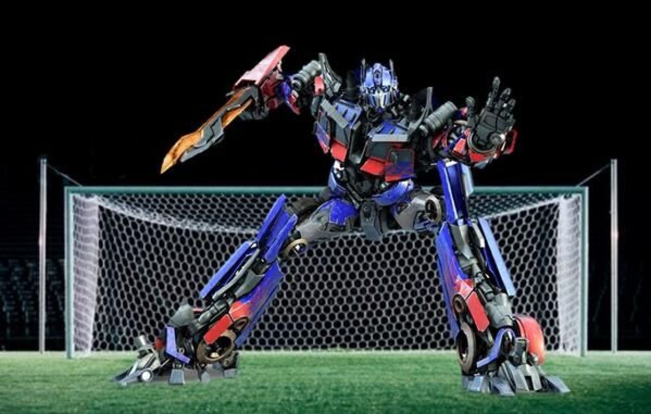Howard a fost transformat in Secretarul Apararii din SUA. Omul care i-a facut pe americani sa adore soccerul sufera de Tourette!_2