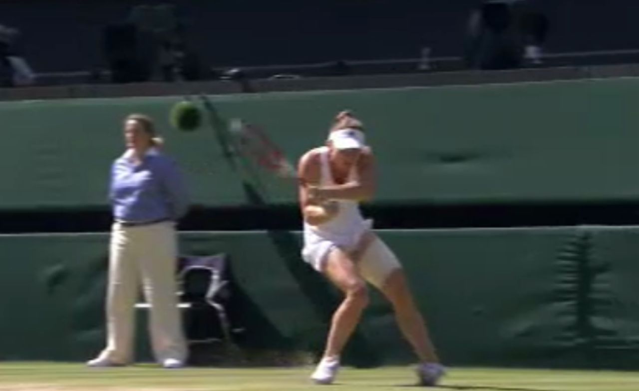 Imagini DUREROASE la Wimbledon. Secunde dramatice pentru Simona Halep. Medicii au intrat imediat pe teren. Ce a patit. FOTO_4