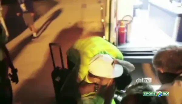 Brazilienii, distrusi de durere! Neymar a parasit stadionul in carucior cu rotile, colegii au plans in fata camerelor! VIDEO