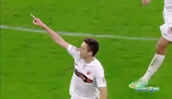Rotariu, spre Premier League! Poate fi coleg cu Pantilimon la Sundeland! Dinamovistii au aruncat cu TORTE la amicalul cu Hearts