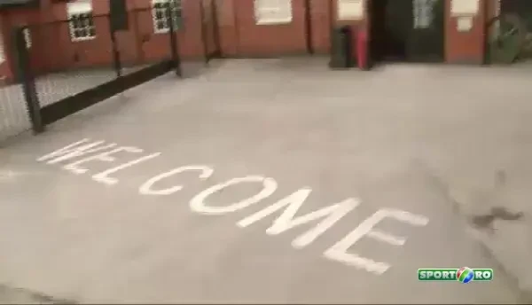 Stelistii sunt cazati langa Capitala Berii din Anglia! Cum arata muzeul vizitat si de Regina Angliei. VIDEO