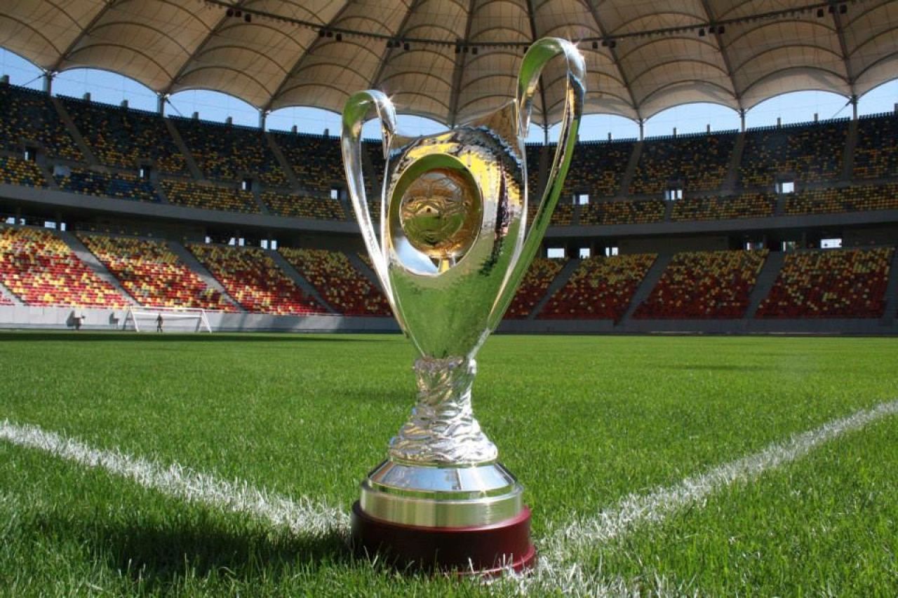SUPER FOTO! Trofeul unic in Romania pentru care se lupta Steaua si Astra, vineri, la ProTV! Asa arata noua SuperCupa a Romaniei_1