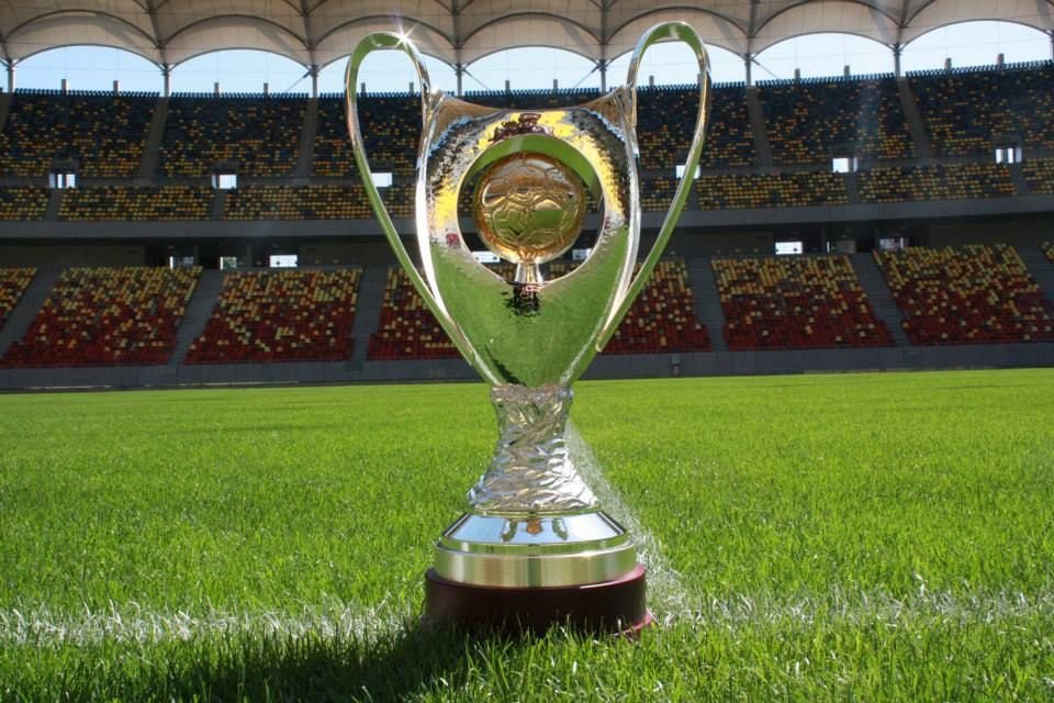SUPER FOTO! Trofeul unic in Romania pentru care se lupta Steaua si Astra, vineri, la ProTV! Asa arata noua SuperCupa a Romaniei_4