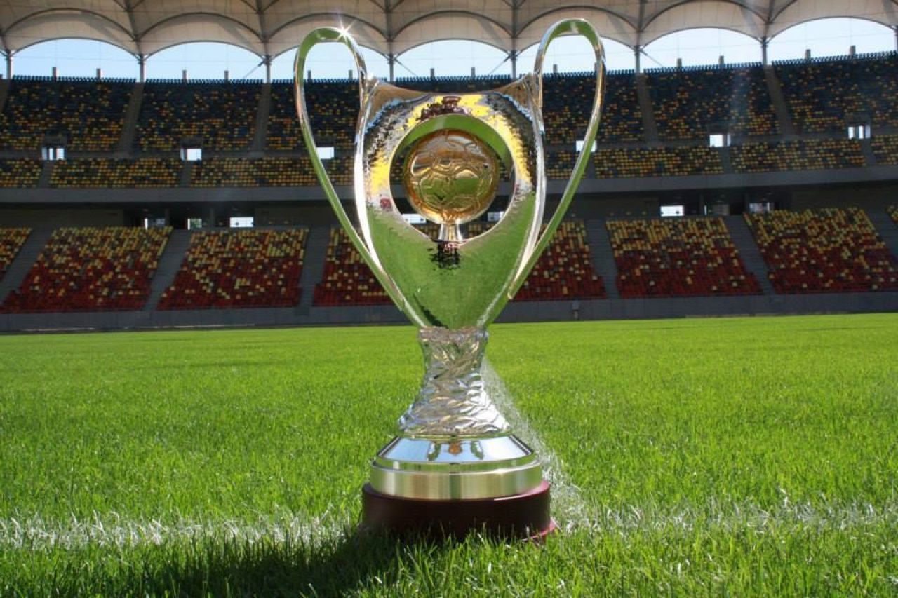 SUPER FOTO! Trofeul unic in Romania pentru care se lupta Steaua si Astra, vineri, la ProTV! Asa arata noua SuperCupa a Romaniei_4