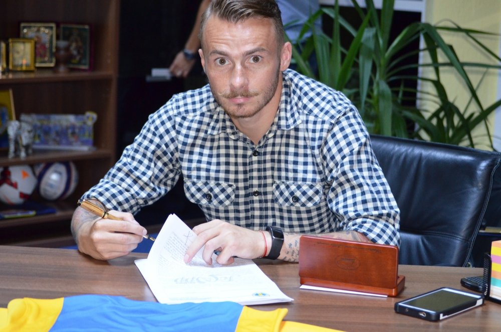 Fotbal, petrol si POEZIE! Petrolul a transferat cel mai atipic jucator roman! Si-a lasat mustata ca a lui Caragiale cand a semnat_3