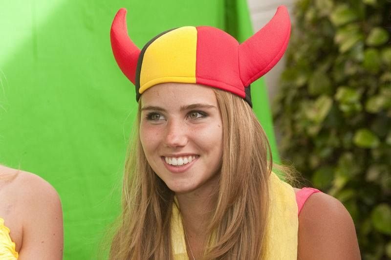 Motivul pentru care femeile vor lua cu asalt stadioanele de fotbal dupa Mondialul din Brazilia! Ce i s-a intamplat acestei tinere_4