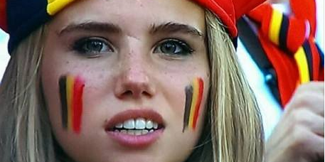 Primise un contract de modeling dupa aparitia la CM! Imaginea care a scandalizat o tara intreaga cu cea mai tare fana din Brazilia_8