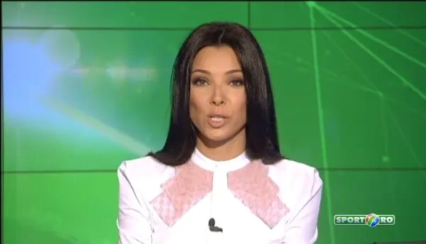 Momente dementiale cu Mutu la Petrolul! S-a dus sa prezinte noul echipament si a dat nas in nas cu mascota! Cum a reactionat VIDEO