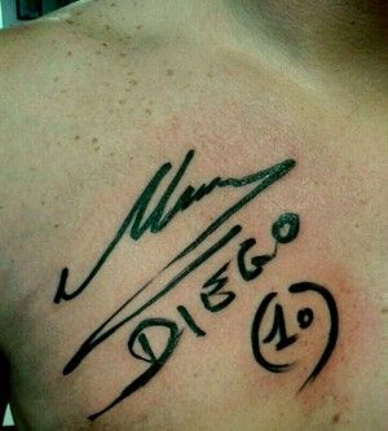 Povestea incredibila a singurului brazilian INNEBUNIT dupa Maradona! Ce si-a facut pe corp dupa ce a luat autograful idolului sau_3