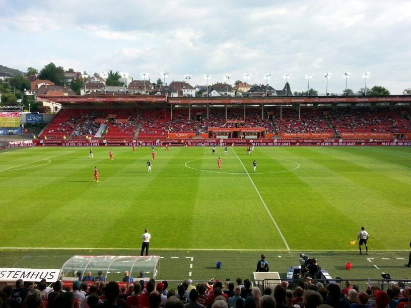 Nervi si tensiune la meciul adversarei Stelei din Liga. Stromsgodset a castigat cu un pusti de 16 ani in teren. Vezi imagini_3