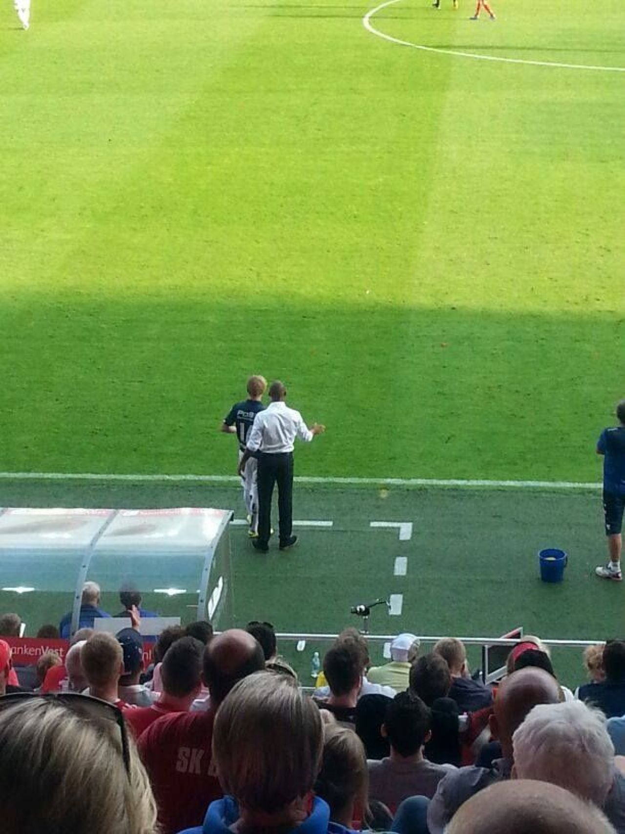 Nervi si tensiune la meciul adversarei Stelei din Liga. Stromsgodset a castigat cu un pusti de 16 ani in teren. Vezi imagini_4