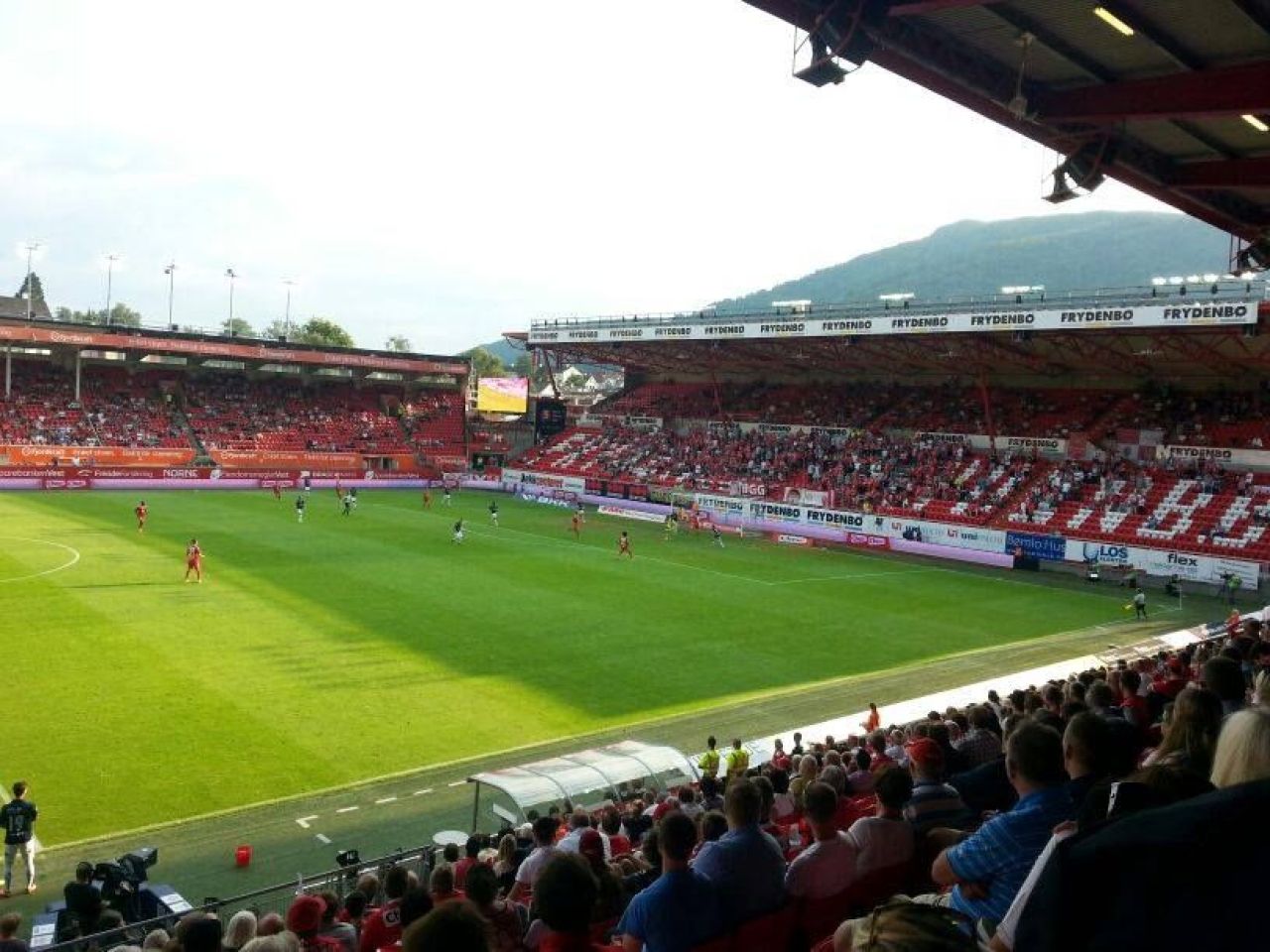 Nervi si tensiune la meciul adversarei Stelei din Liga. Stromsgodset a castigat cu un pusti de 16 ani in teren. Vezi imagini_8