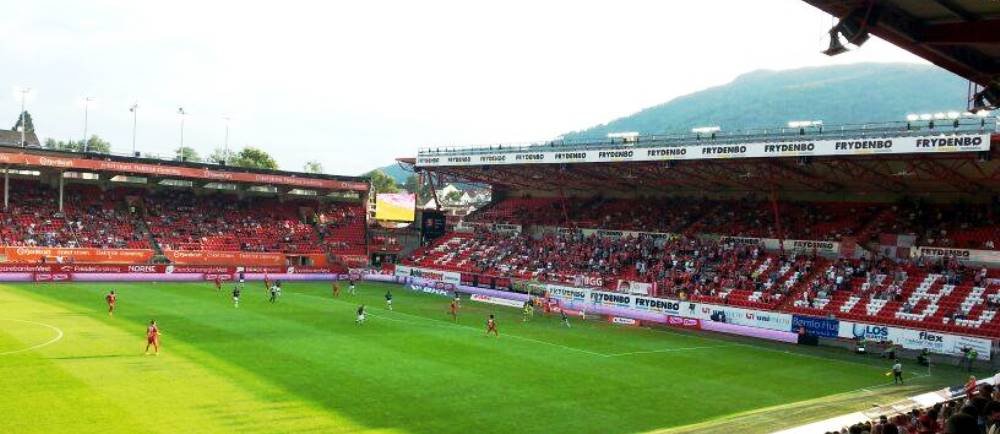 Nervi si tensiune la meciul adversarei Stelei din Liga. Stromsgodset a castigat cu un pusti de 16 ani in teren. Vezi imagini_12