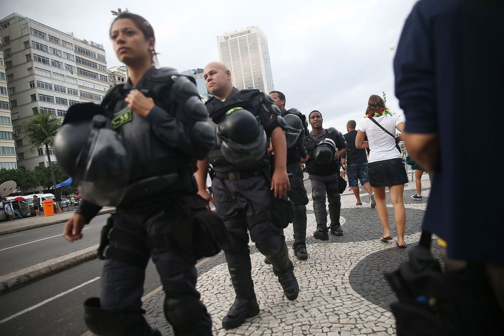 Violente in fata stadionului Maracana, in timp ce Argentina si Germania jucau finala! Politia a intervenit de urgenta