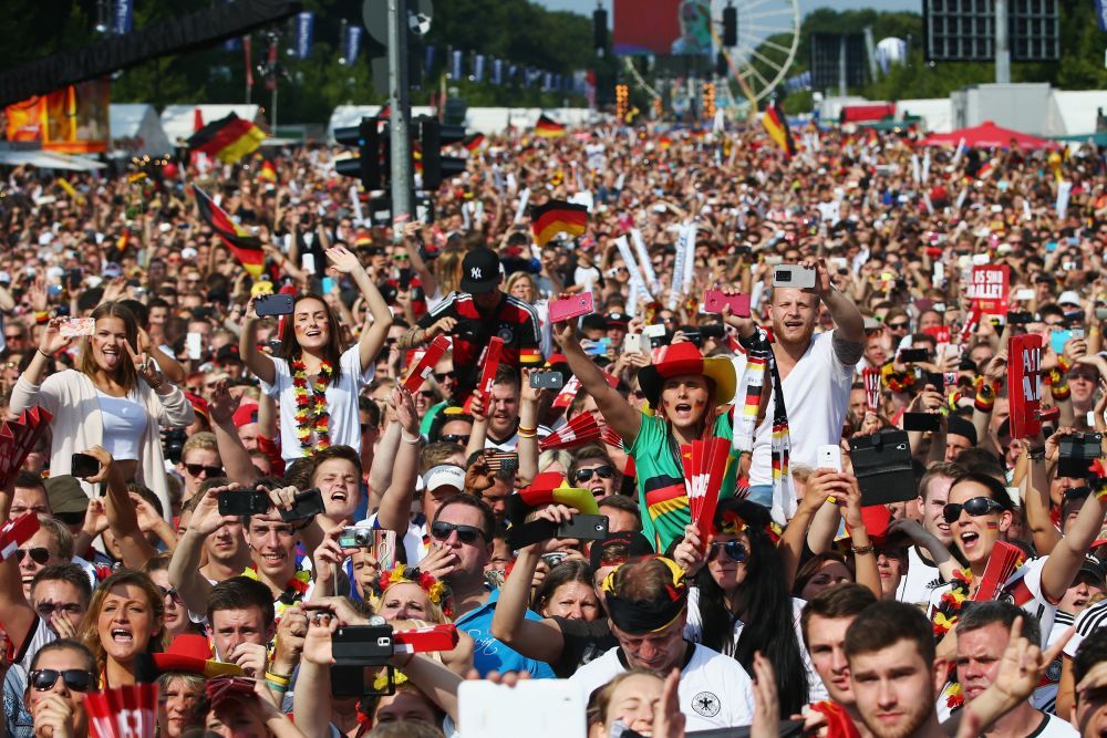 Faza DEMENTIALA a capitanului: Lahm i-a facut sa rada pe cei 250.000 de nemti! Germania in sarbatoare! FOTO&VIDEO_8