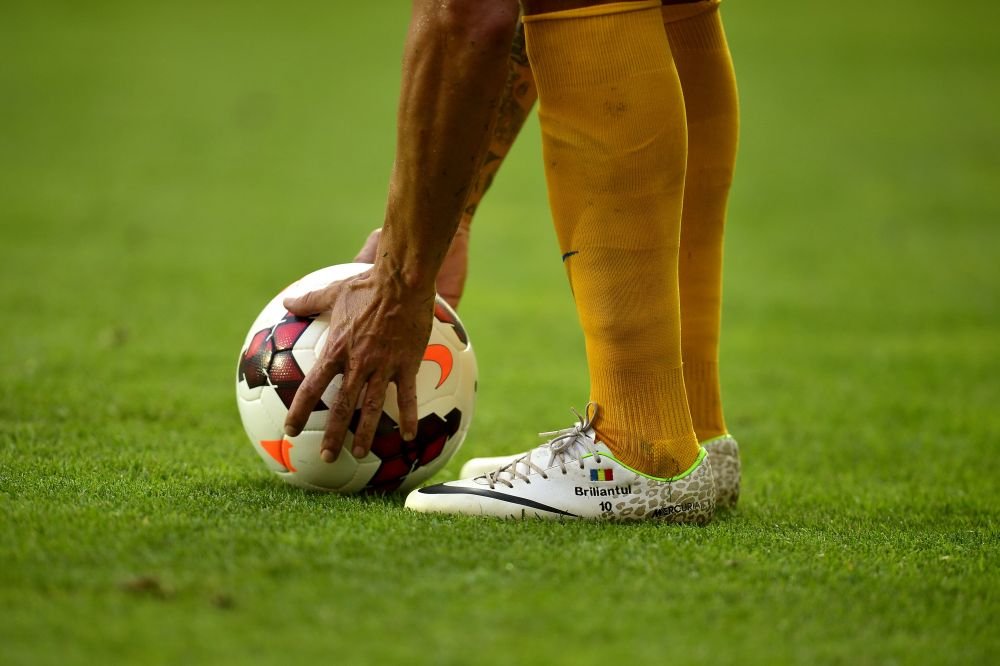 Mutu NU vrea ca lumea sa-l uite! Ce a facut la meciul din turul II Europa League! Fanii Petrolului au vazut abia dupa! FOTO