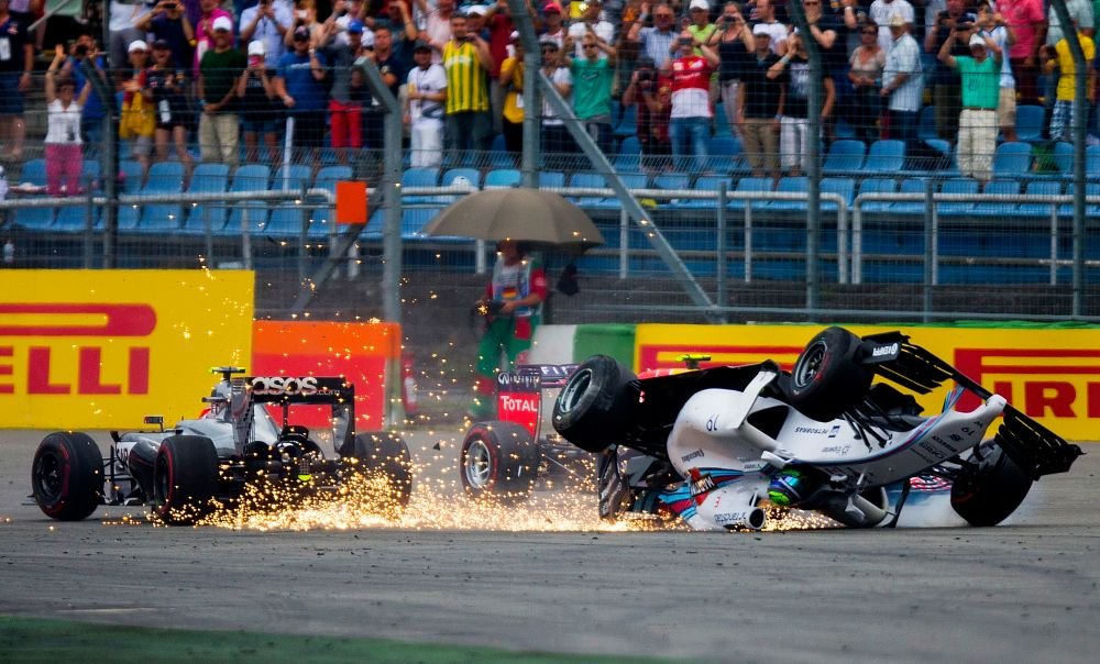 Moment teribil in MP al Germaniei: Massa s-a rasturnat cu bolidul si a fost la un pas de tragedie! Vezi imagini: