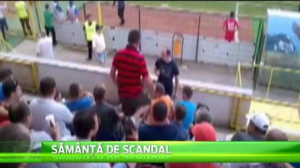 Ce a patit un fan al lui FC Botosani pentru ca a aruncat cu seminte la meciul cu Gaz Metan! VIDEO